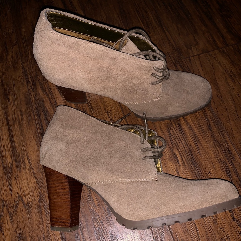 Audrey Brooke Suede Booties sz 9